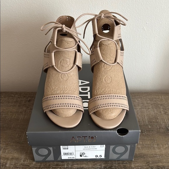 Apt. 9 Women's Tan Heeled Sandals - Picture 1 of 10